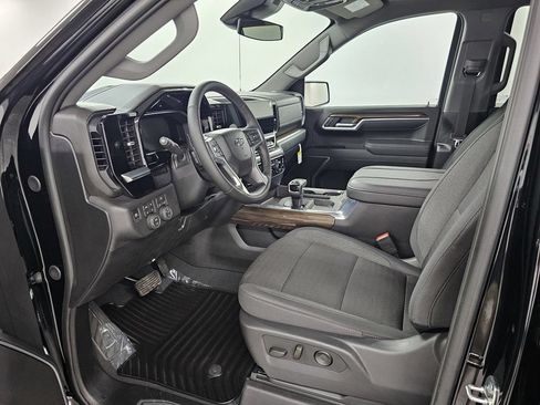 Used 2026 Chevrolet Silverado 1500 RST w/ Z71 Off-Road Package AWD/4WD image 17
