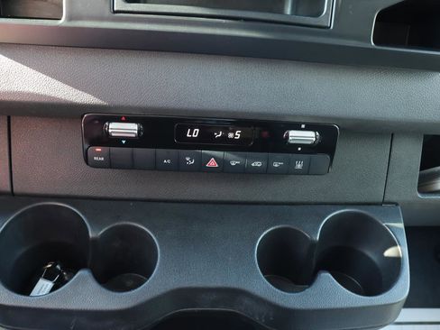 Used 2019 Mercedes-Benz Sprinter 2500 image 36