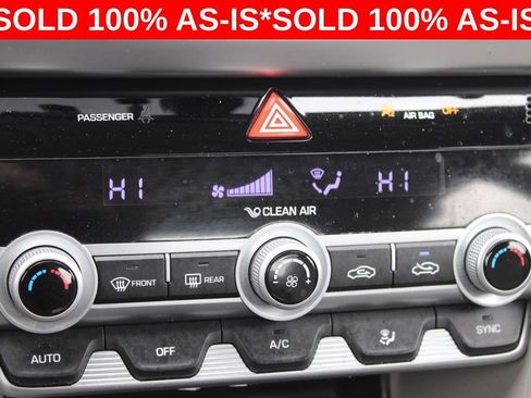 Used 2020 Hyundai Elantra SEL image 31