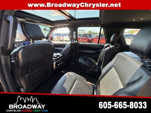 Used 2020 Ford Expedition XLT w/ Equipment Group 202A AWD/4WD image 14