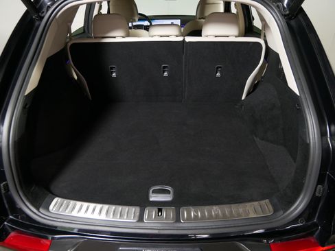 Certified 2026 Genesis GV70 2.5T AWD/4WD image 18