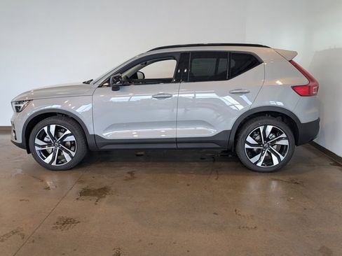 New 2026 Volvo XC40 B5 Ultra w/ Climate Package image 3