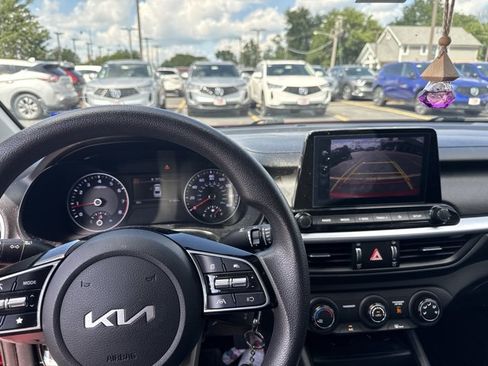 Used 2023 Kia Forte LXS w/ LXS Technology Package FWD image 3