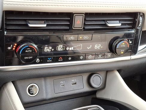 Certified 2023 Nissan Rogue SL w/ SL Premium Package image 20