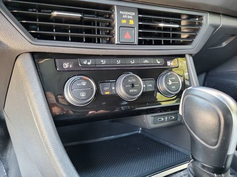 Used 2021 Volkswagen Jetta R-Line w/ R-Line Cold Weather Package FWD image 21