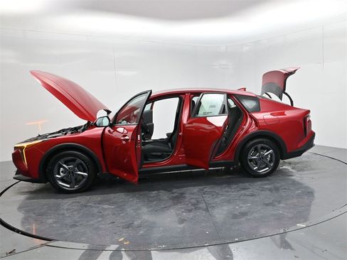 New 2025 Kia K4 LXS image 54