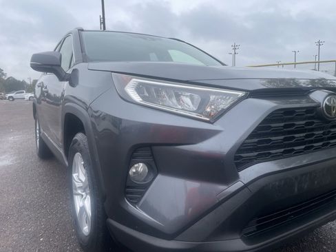 Used 2019 Toyota RAV4 XLE image 9