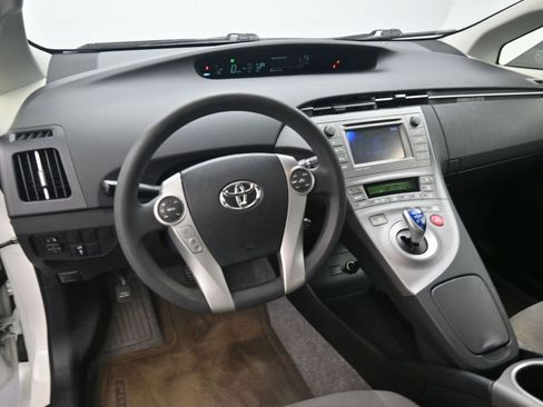 Used 2015 Toyota Prius Four image 13