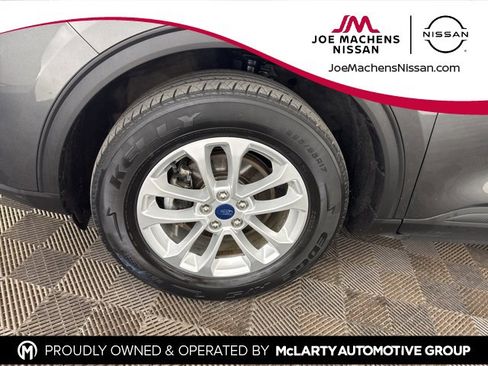 Used 2020 Ford Escape SE image 26