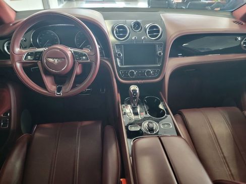 Used 2020 Bentley Bentayga image 18