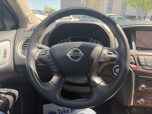 Used 2017 Nissan Pathfinder Platinum w/ Family Entertainment Package image 7