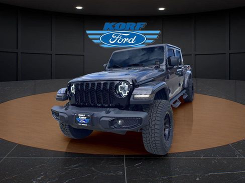 Used 2023 Jeep Gladiator Willys image 1