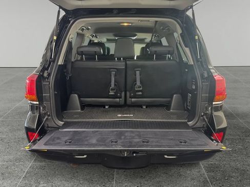 Used 2011 Lexus LX 570 4WD w/ Luxury Pkg image 13