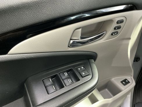 Used 2018 Honda Pilot Elite image 16