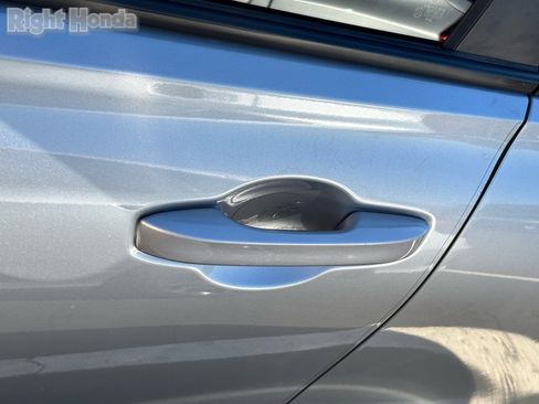 Used 2023 Honda HR-V LX image 9