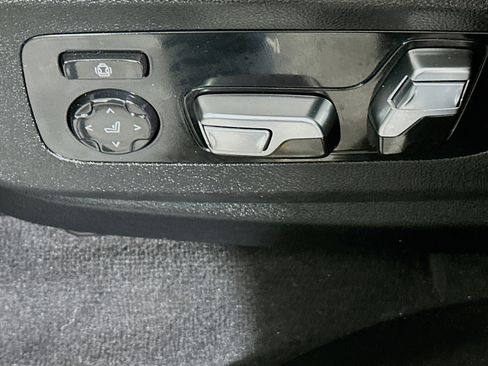 Used 2025 BMW X5 sDrive40i image 13