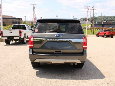 Used 2018 Ford Expedition XLT w/ Equipment Group 202A AWD/4WD image 7