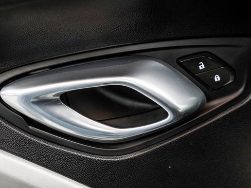 Used 2021 Chevrolet Camaro LT w/ Technology Package image 41