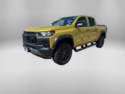 Used 2023 Chevrolet Colorado Trail Boss w/ Advanced Trailering Package AWD/4WD image 1