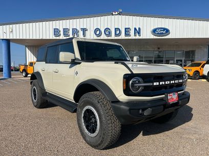 New 2025 Ford Bronco Outer Banks w/ Sasquatch Package
