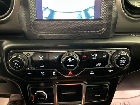 Used 2023 Jeep Gladiator Sport w/ Trailer Tow Package image 19