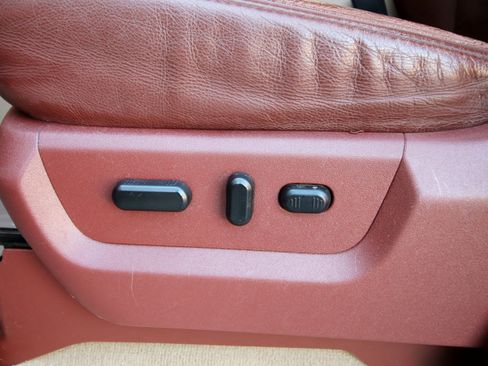 Used 2011 Ford F350 King Ranch w/ FX4 Off Road Pkg image 25