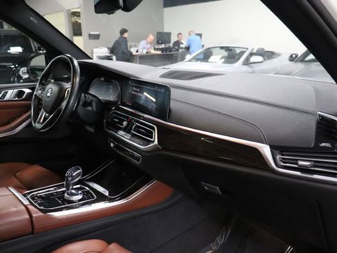 Used 2019 BMW X5 xDrive50i image 25