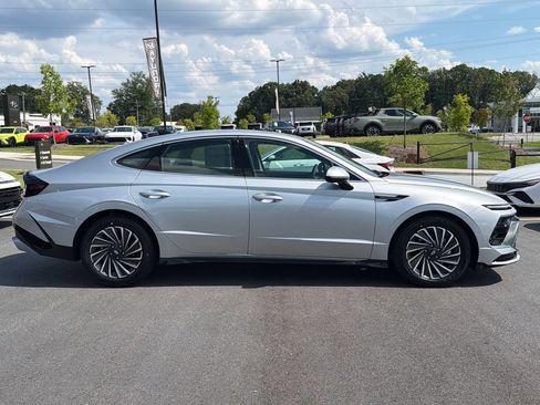 New 2026 Hyundai Sonata Limited FWD image 7