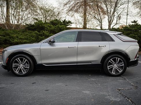 Used 2024 Cadillac Lyriq Luxury image 3