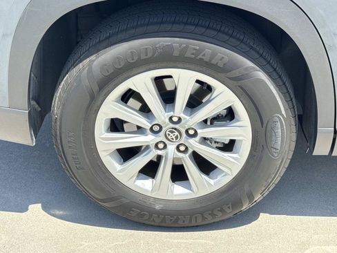 Used 2024 Toyota Grand Highlander FWD image 30