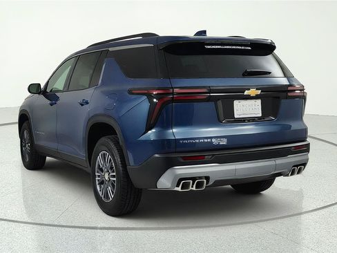 New 2026 Chevrolet Traverse LT FWD image 3