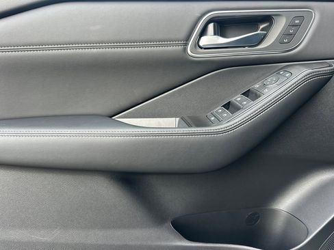 New 2026 Nissan Rogue Platinum image 12