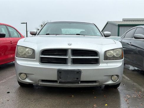 Used 2010 Dodge Charger SXT image 2