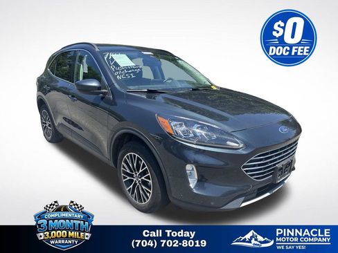 Used 2022 Ford Escape Titanium w/ Titanium Premium Package FWD image 1