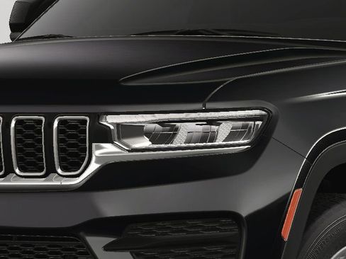 New 2025 Jeep Grand Cherokee Laredo X w/ Luxury Tech Group I image 10