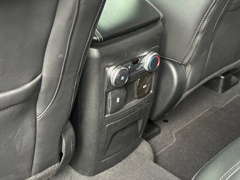 Used 2022 Ford Explorer XLT w/ Equipment Group 202A image 16