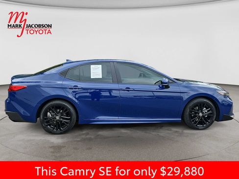 Used 2025 Toyota Camry SE FWD image 7