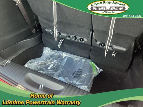 New 2026 Chrysler Pacifica Select image 11