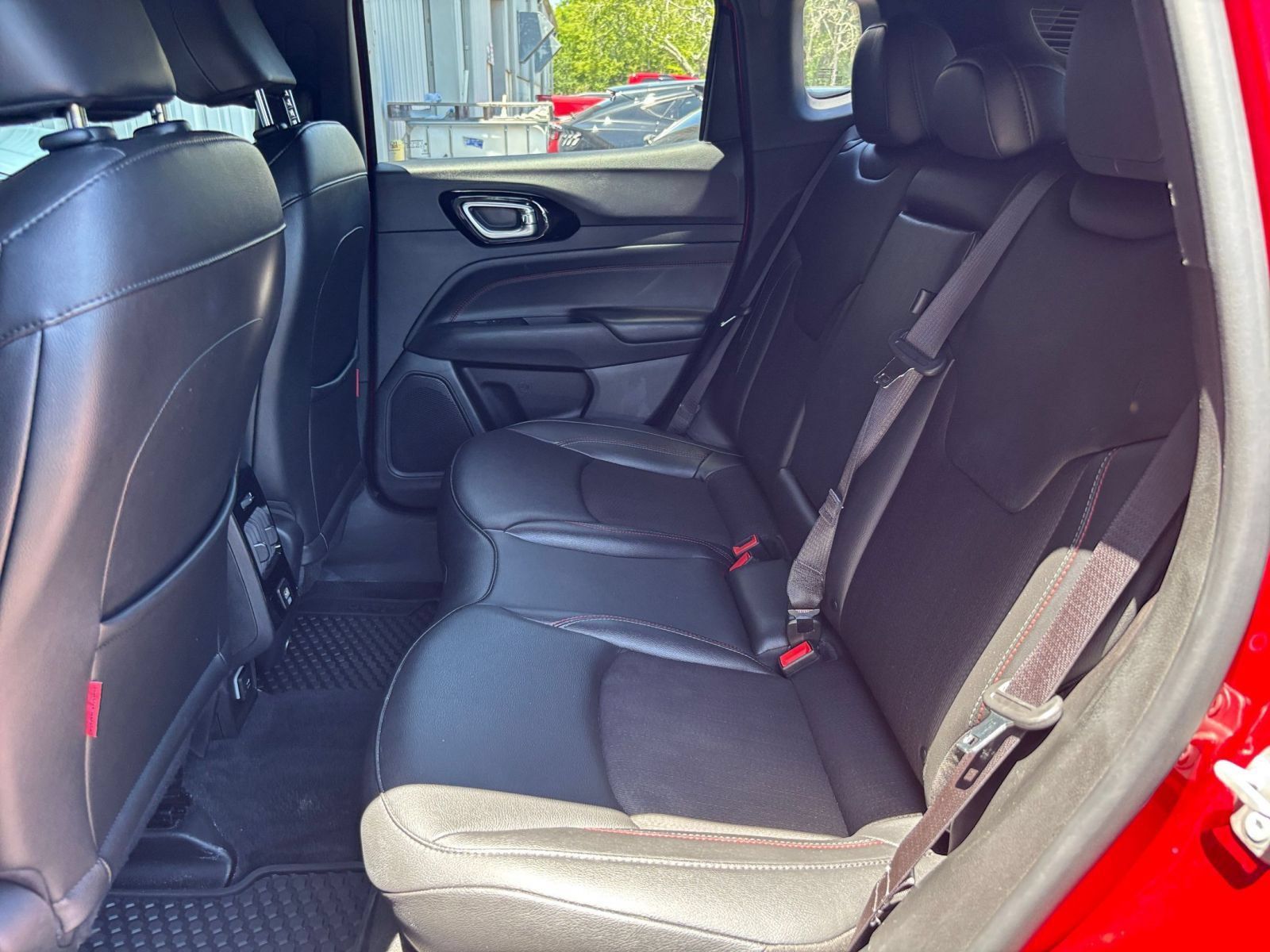 Used 2025 Jeep Compass Trailhawk AWD/4WD image 24