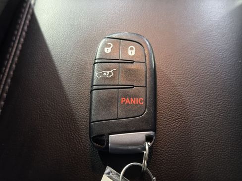 Used 2019 Dodge Durango SXT AWD/4WD image 35