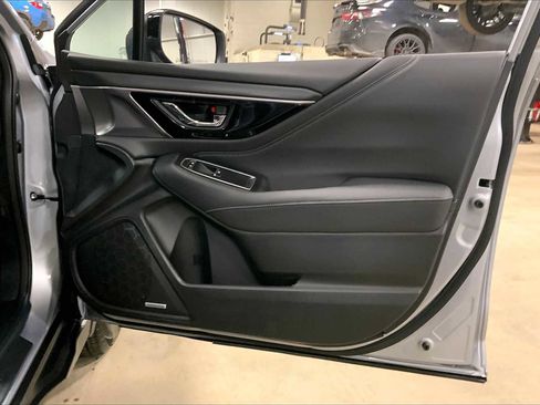 Certified 2025 Subaru Outback Limited image 23