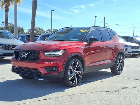 Used 2021 Volvo XC40 T5 R-Design w/ Advanced Package image 3
