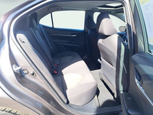 Used 2022 Toyota Camry LE w/ Convenience Package FWD image 14