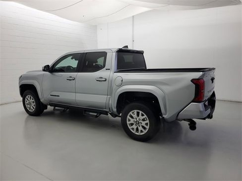 Used 2024 Toyota Tacoma SR5 image 7