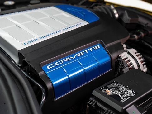 Used 2010 Chevrolet Corvette ZR1 w/ Preferred Equipment Group RWD image 17