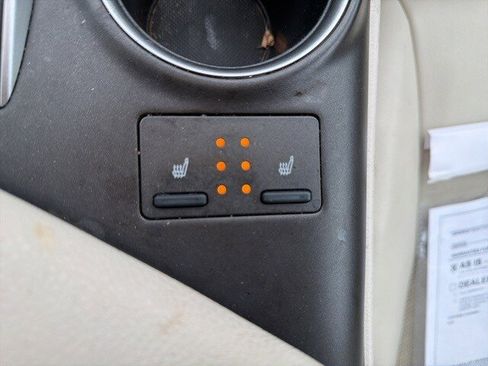 Used 2022 Toyota Camry XLE image 28