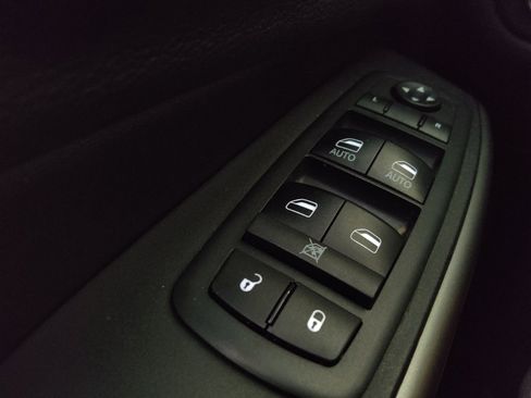 Used 2019 Jeep Cherokee Latitude Plus w/ Trailer Tow Group AWD/4WD image 27
