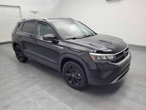 Used 2023 Volkswagen Taos SE w/ Black Wheel Package AWD/4WD image 11