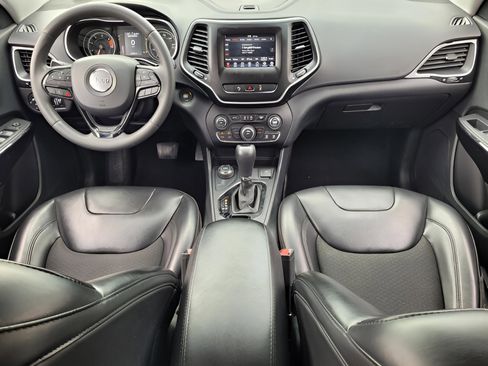 Used 2020 Jeep Cherokee Latitude Plus image 12