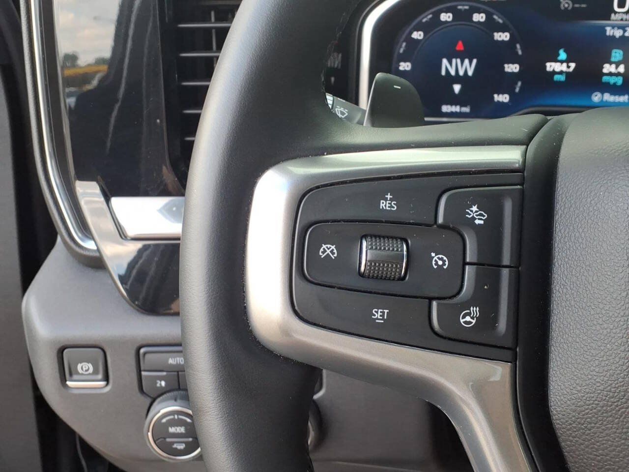 Used 2024 Chevrolet Silverado 1500 LTZ w/ LTZ Convenience Package II AWD/4WD image 19